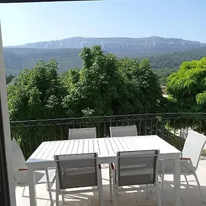  Hébergement de vacances La Maison De Papou La Vigne A Les Pins 83860 France